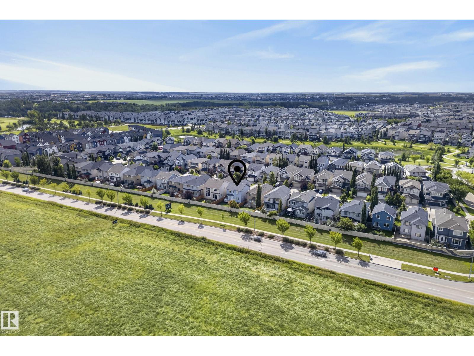 15852 10 Av Sw Property Photo 57