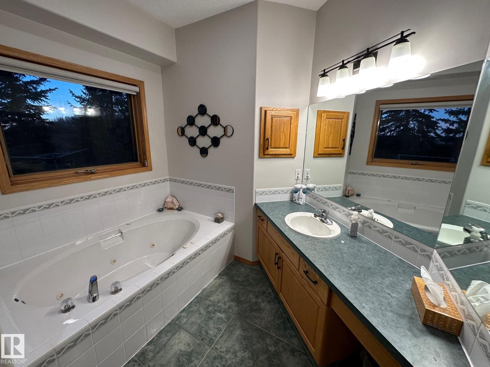 27519 79 Av Property Photo 44