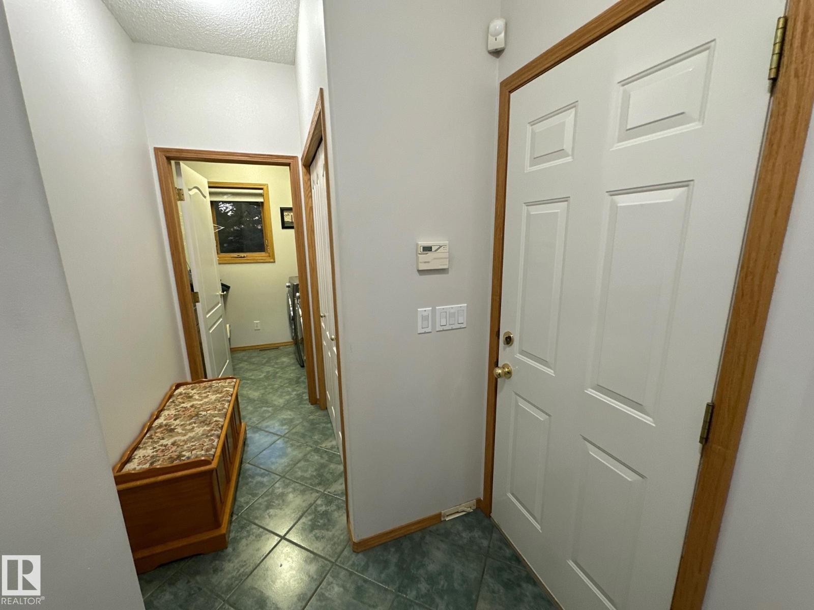 27519 79 Av Property Photo 49