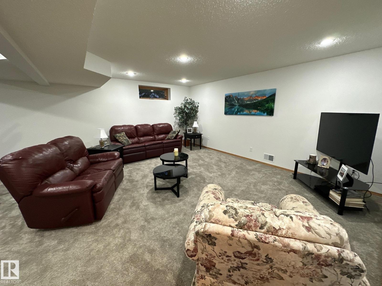 27519 79 Av Property Photo 52