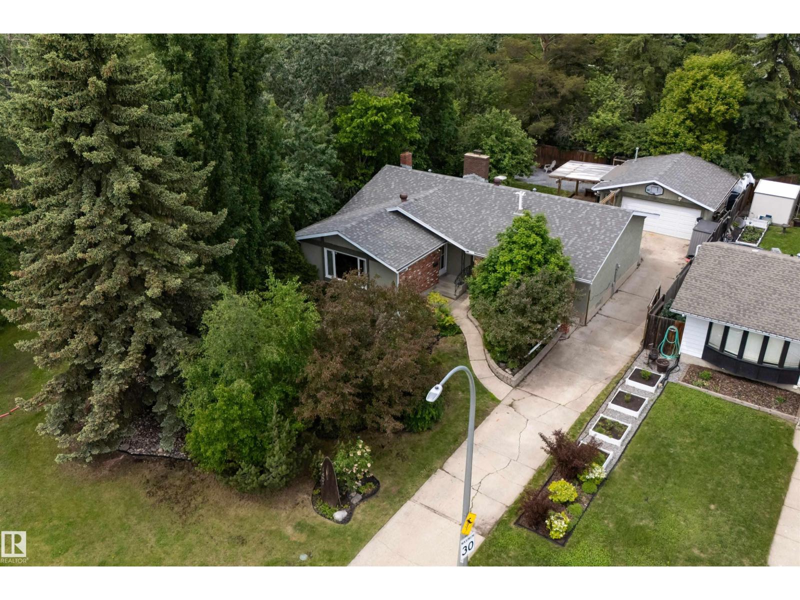 140 GREENGROVE AV