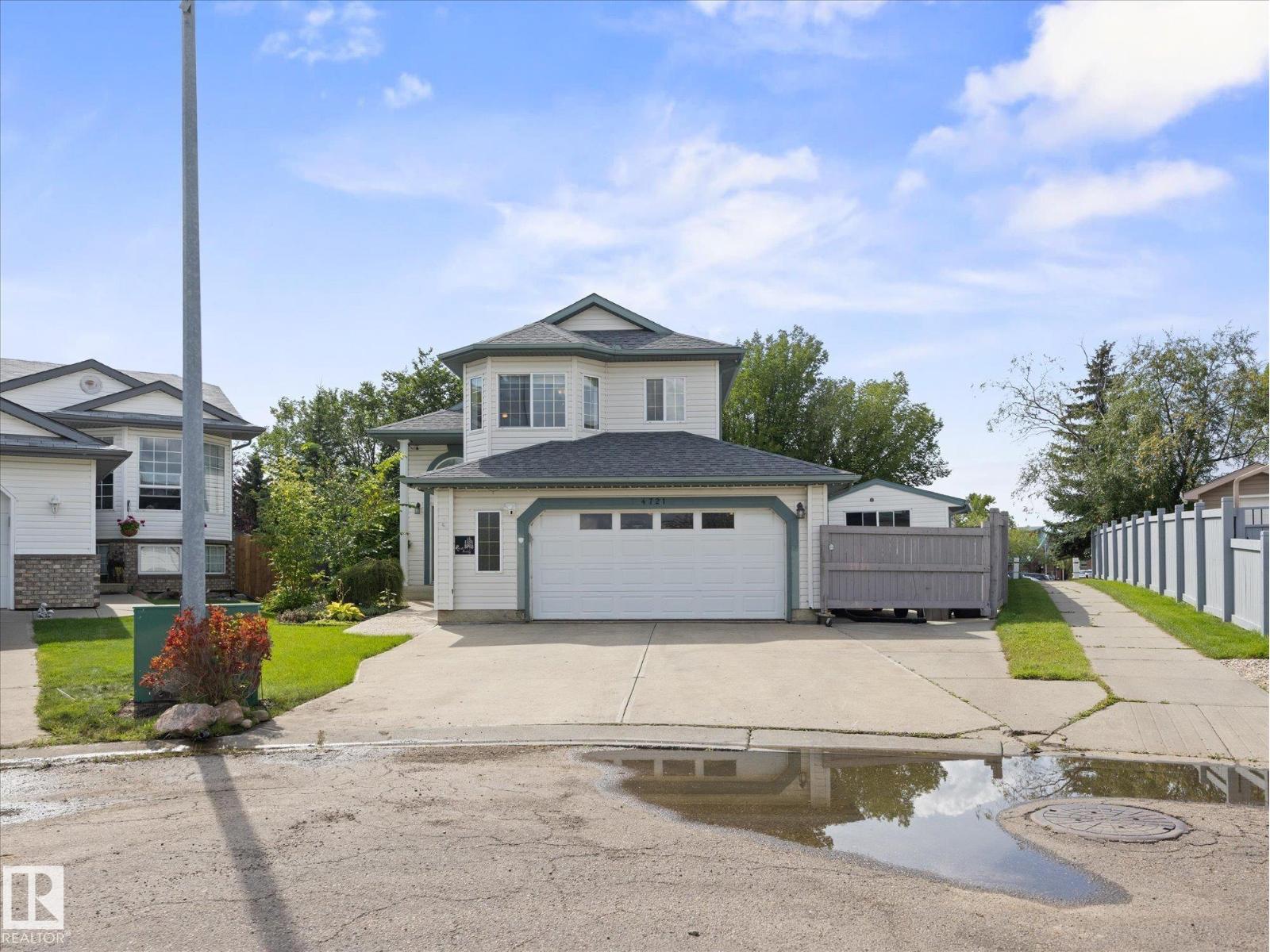 4721 56 Ave Property Photo 1