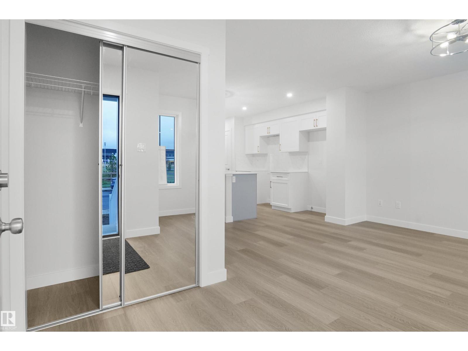 508 176 Av Ne Property Photo 3