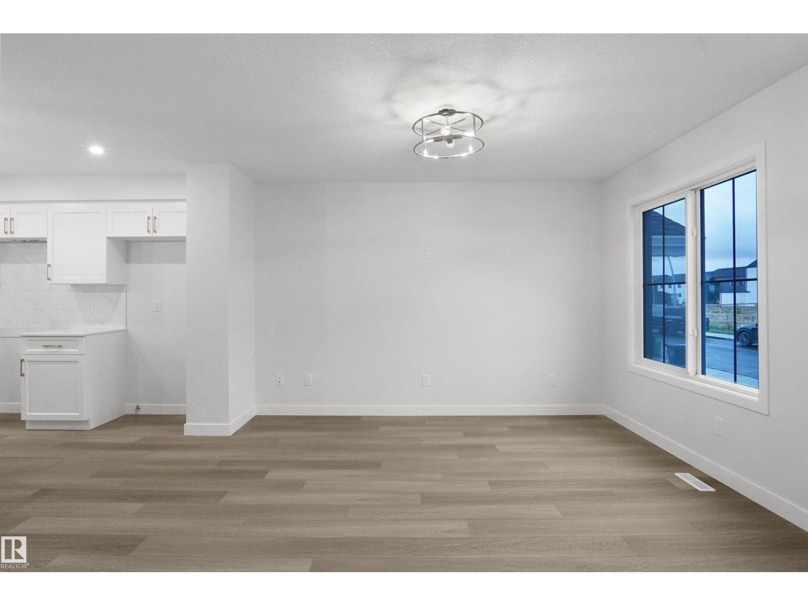 508 176 Av Ne Property Photo 10