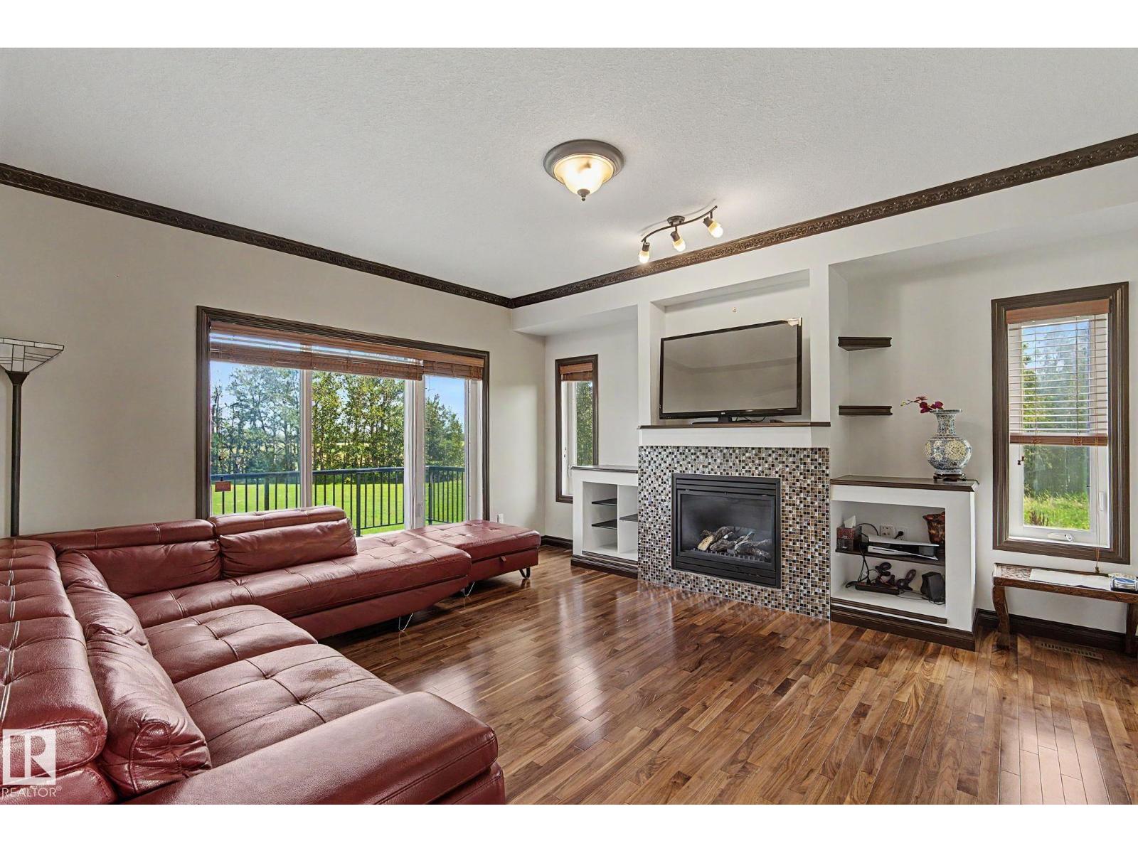 7245 2 St Sw Property Photo 14