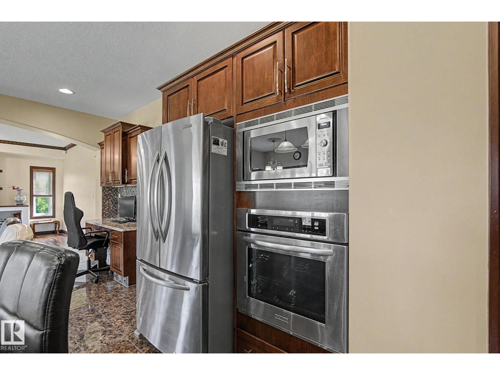 7245 2 St Sw Property Photo 22