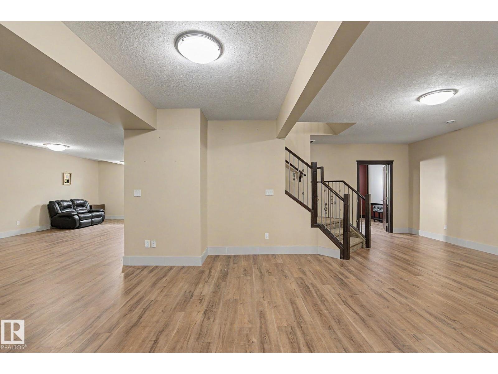 7245 2 St Sw Property Photo 55