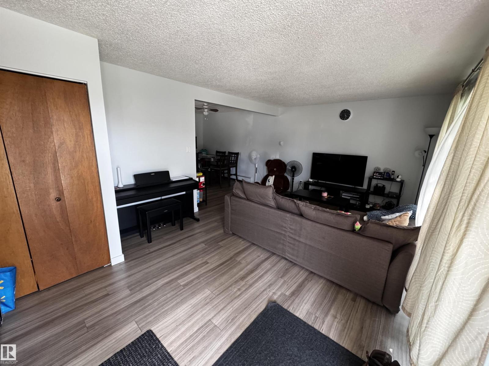 10013 153 St Nw Property Photo 37