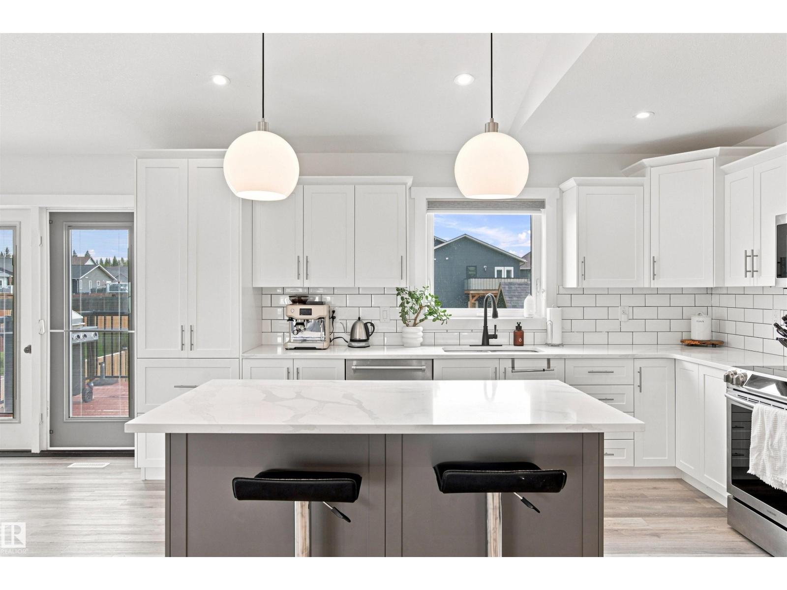 262 Terra Nova Cr Property Photo 9