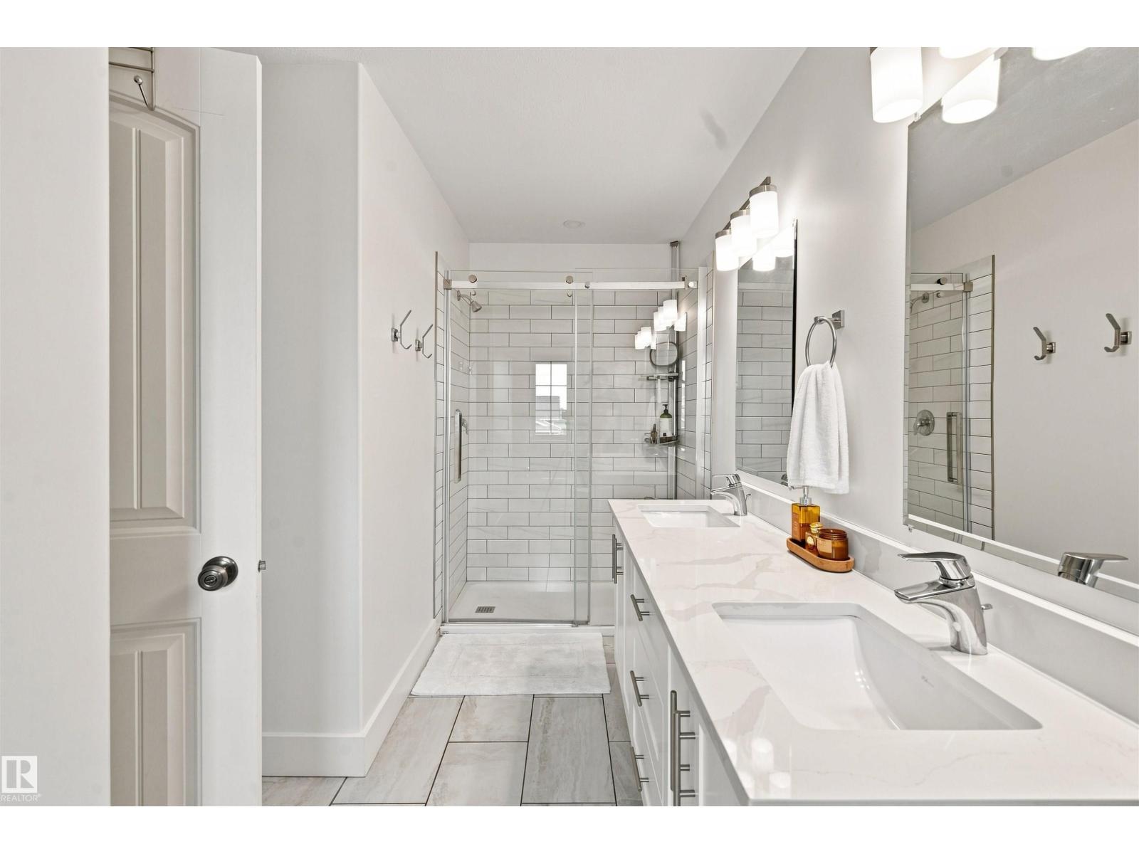 262 Terra Nova Cr Property Photo 16