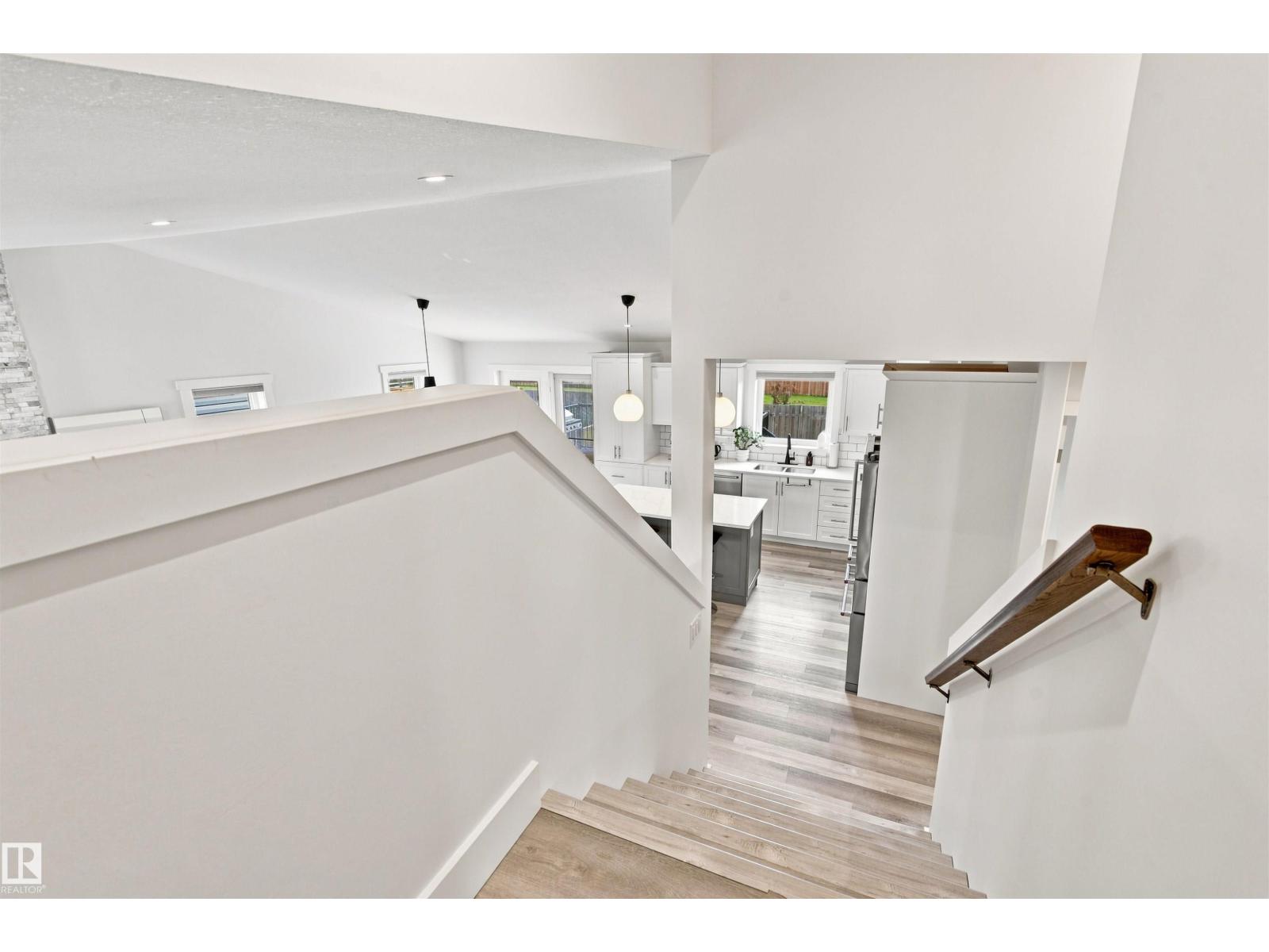 262 Terra Nova Cr Property Photo 19