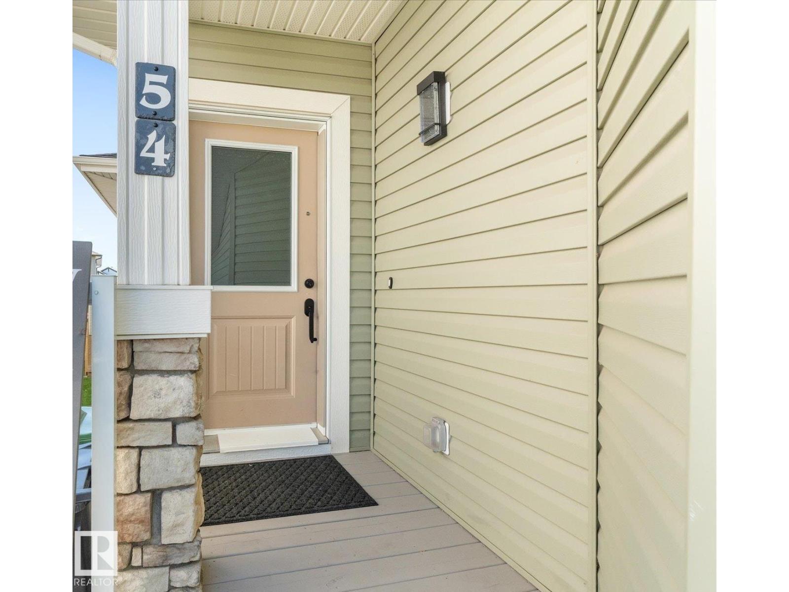 54 Astoria Pl Property Photo 13