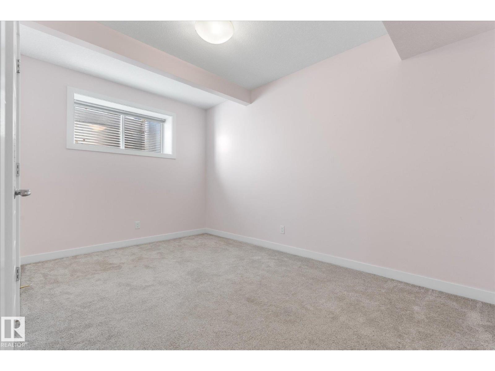 54 Astoria Pl Property Photo 44
