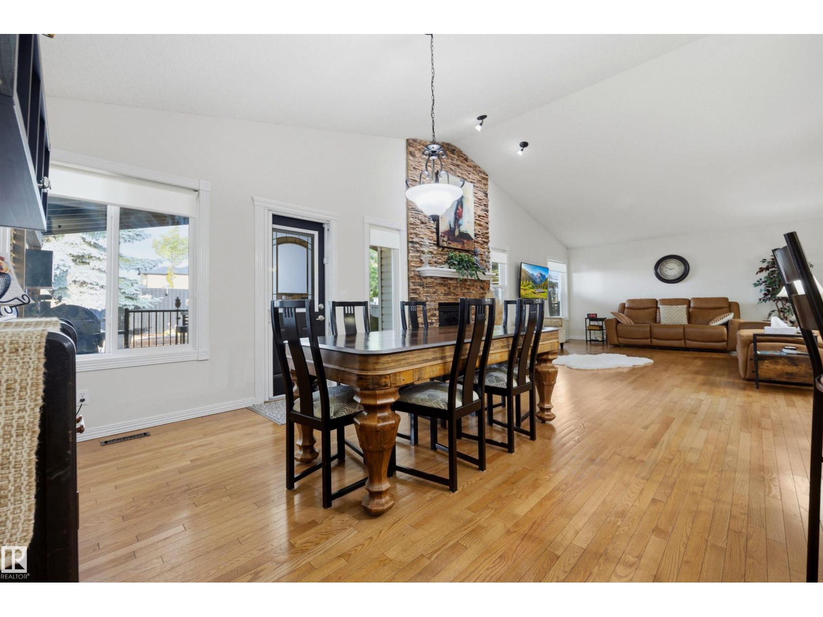 15552 49 St Nw Property Photo 13