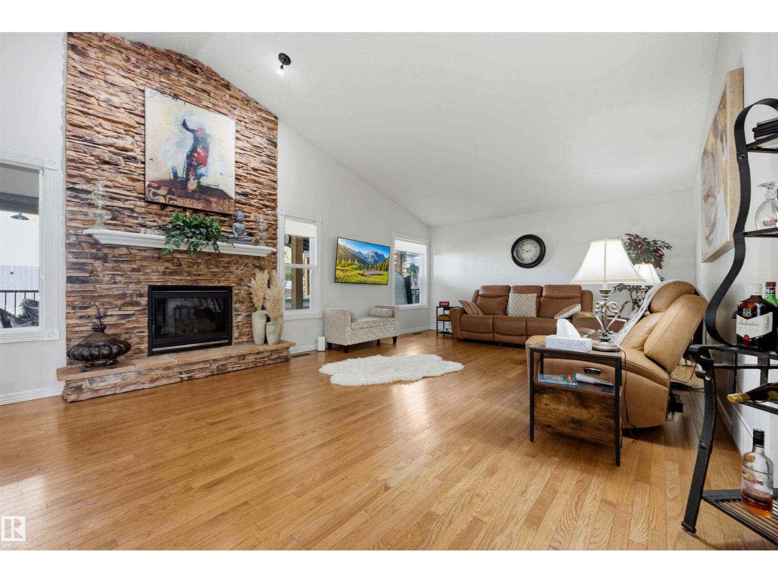 15552 49 St Nw Property Photo 14
