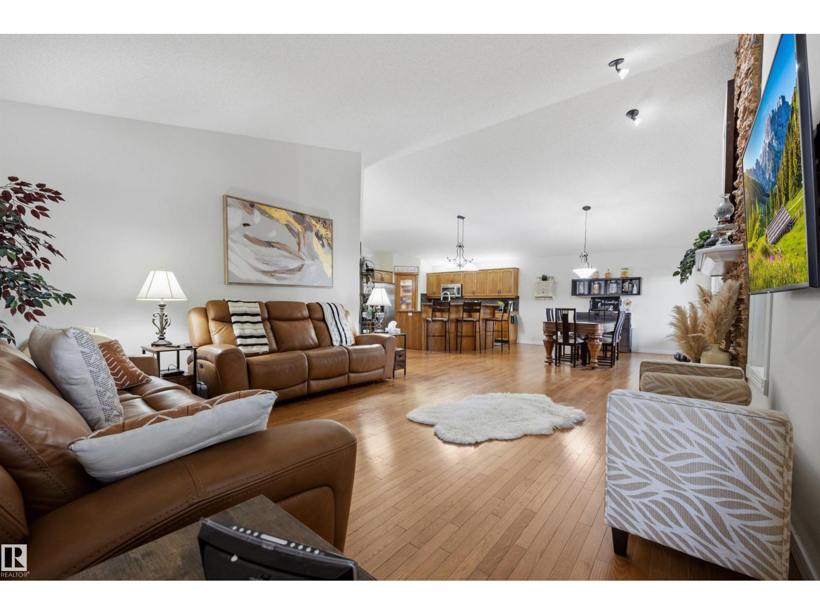 15552 49 St Nw Property Photo 16