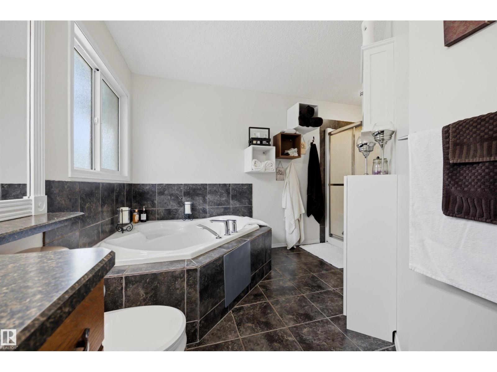15552 49 St Nw Property Photo 27