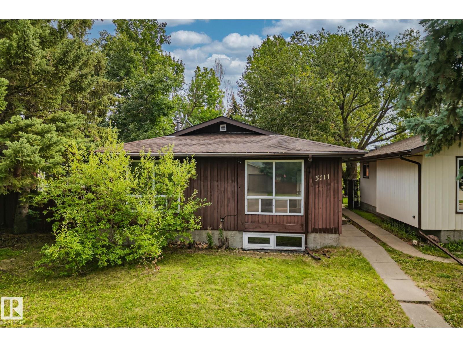 5111 40 AV NW Property Photo 1