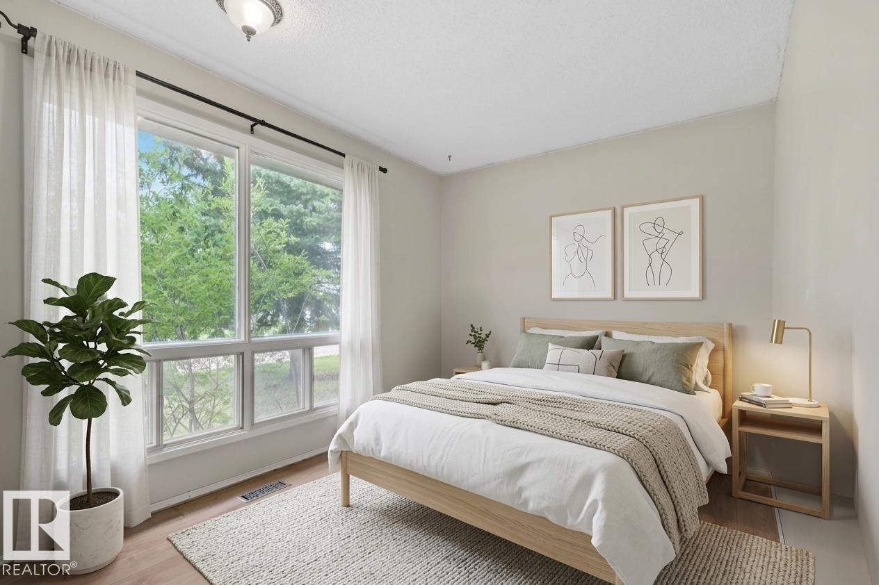 5111 40 Av Nw Property Photo 7