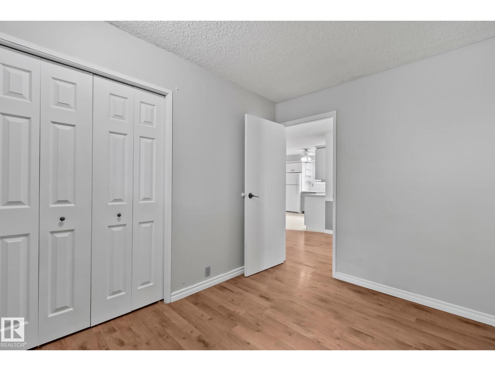 5111 40 Av Nw Property Photo 12