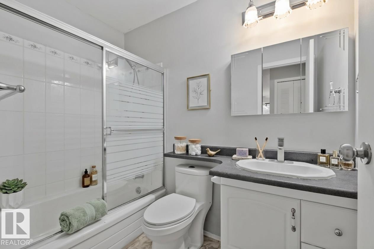 5111 40 Av Nw Property Photo 13