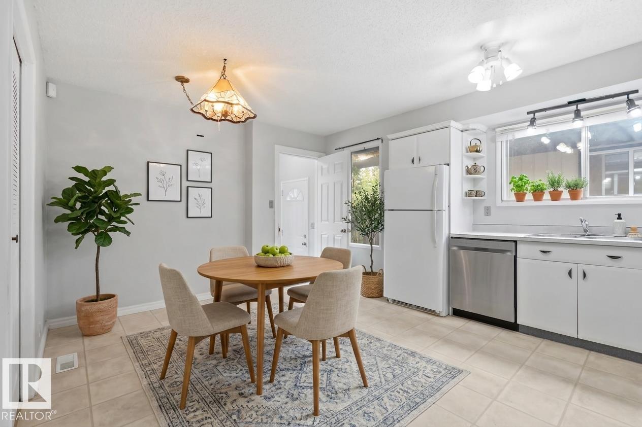 5111 40 Av Nw Property Photo 16