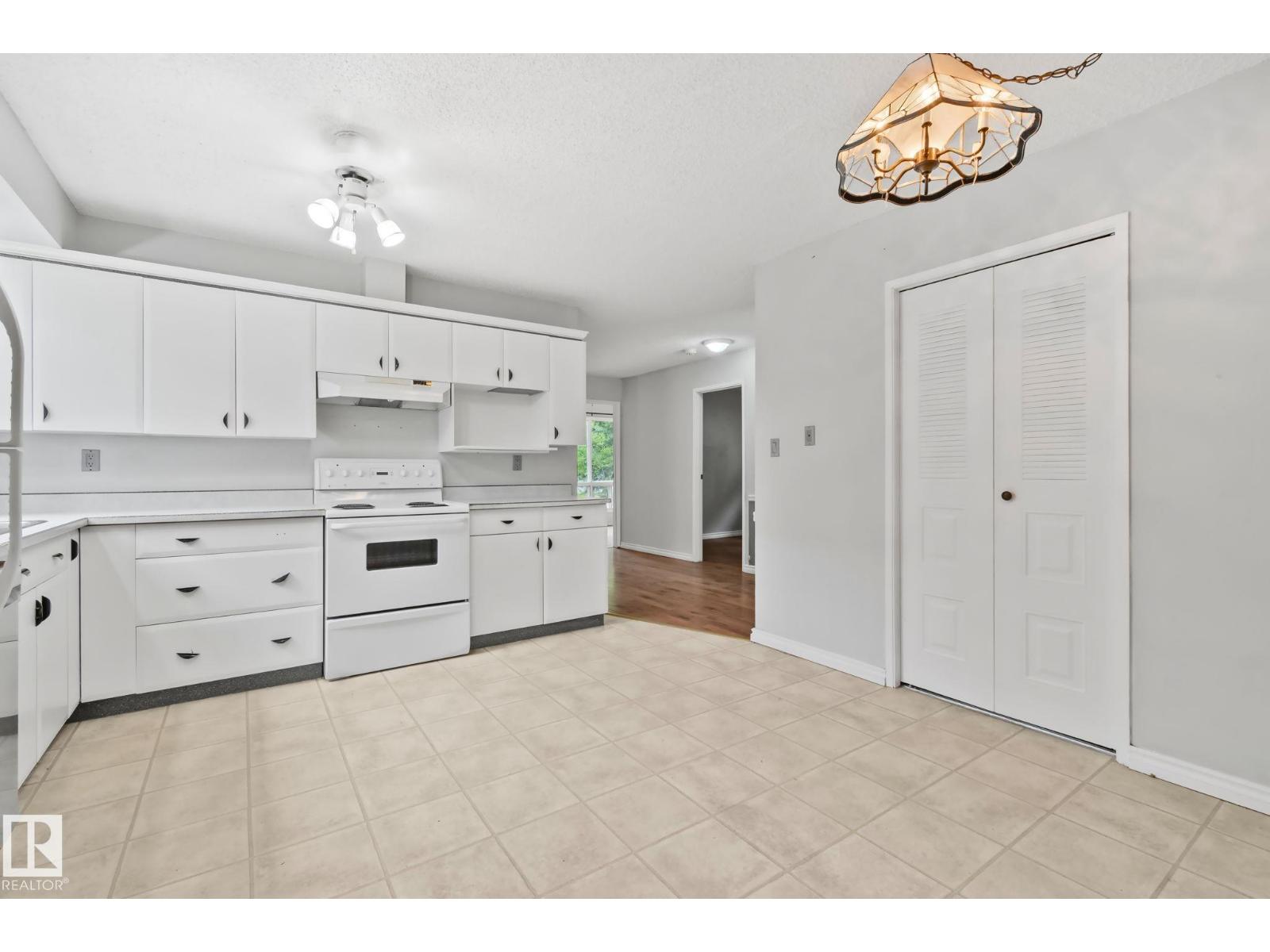 5111 40 Av Nw Property Photo 19