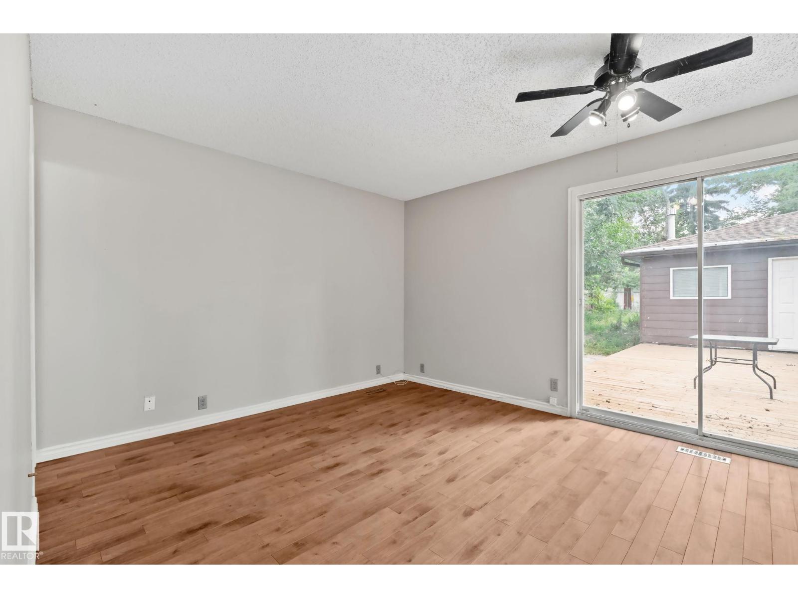 5111 40 Av Nw Property Photo 21