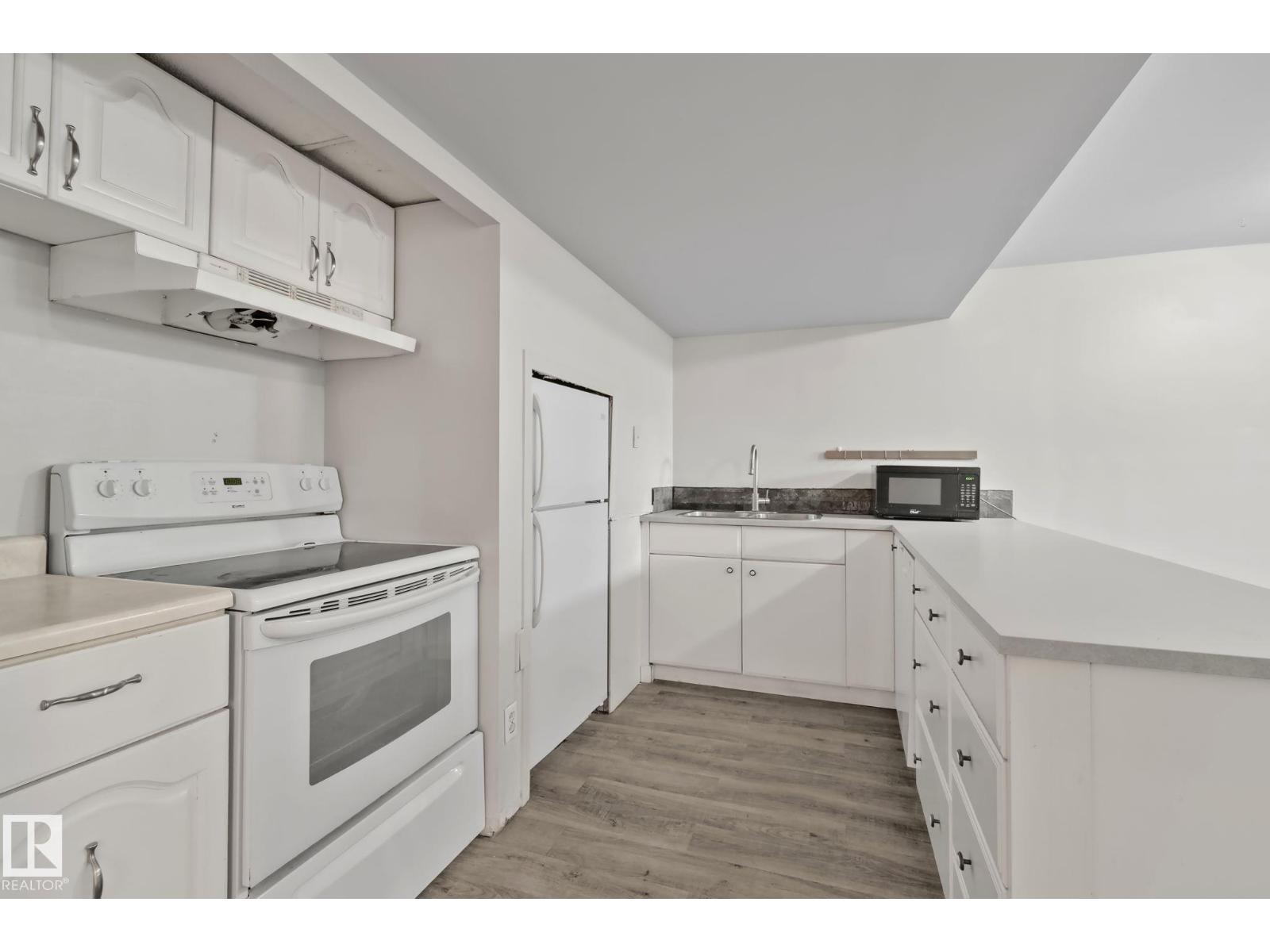 5111 40 Av Nw Property Photo 34