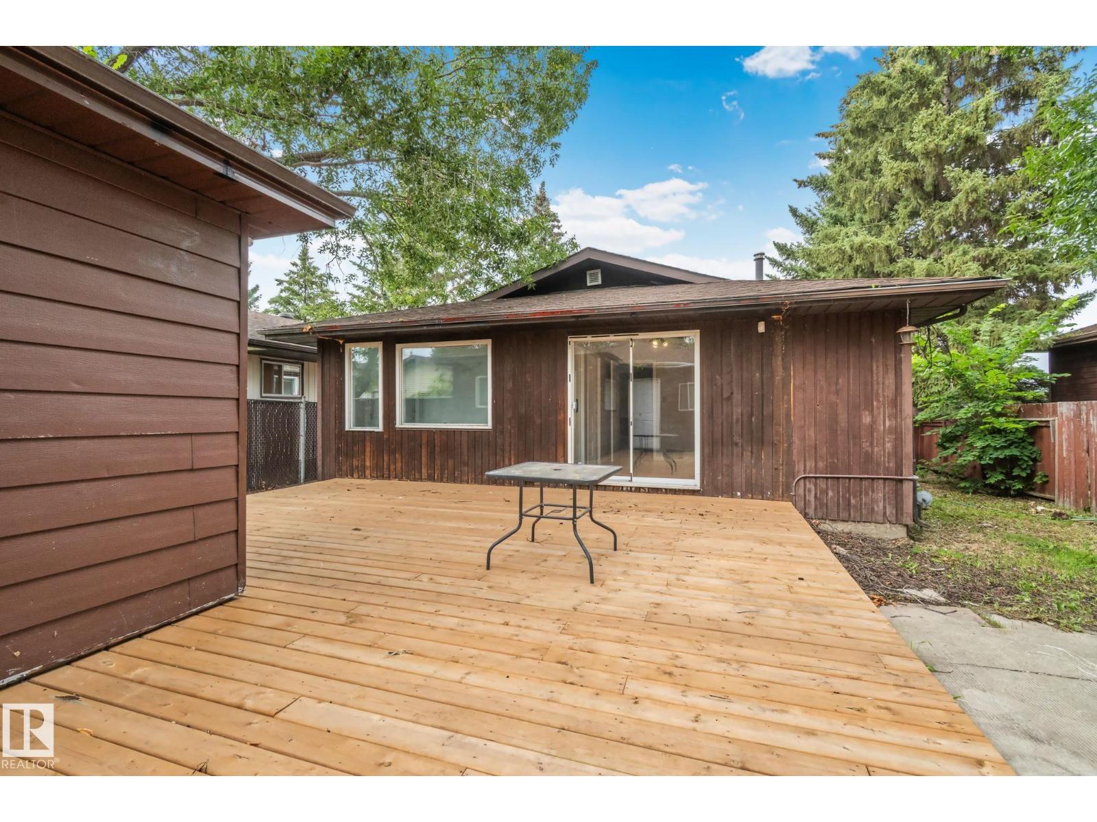 5111 40 Av Nw Property Photo 40
