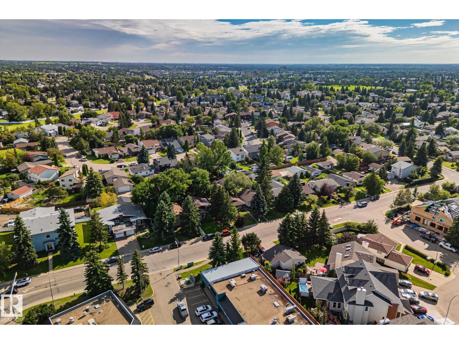 5111 40 Av Nw Property Photo 46