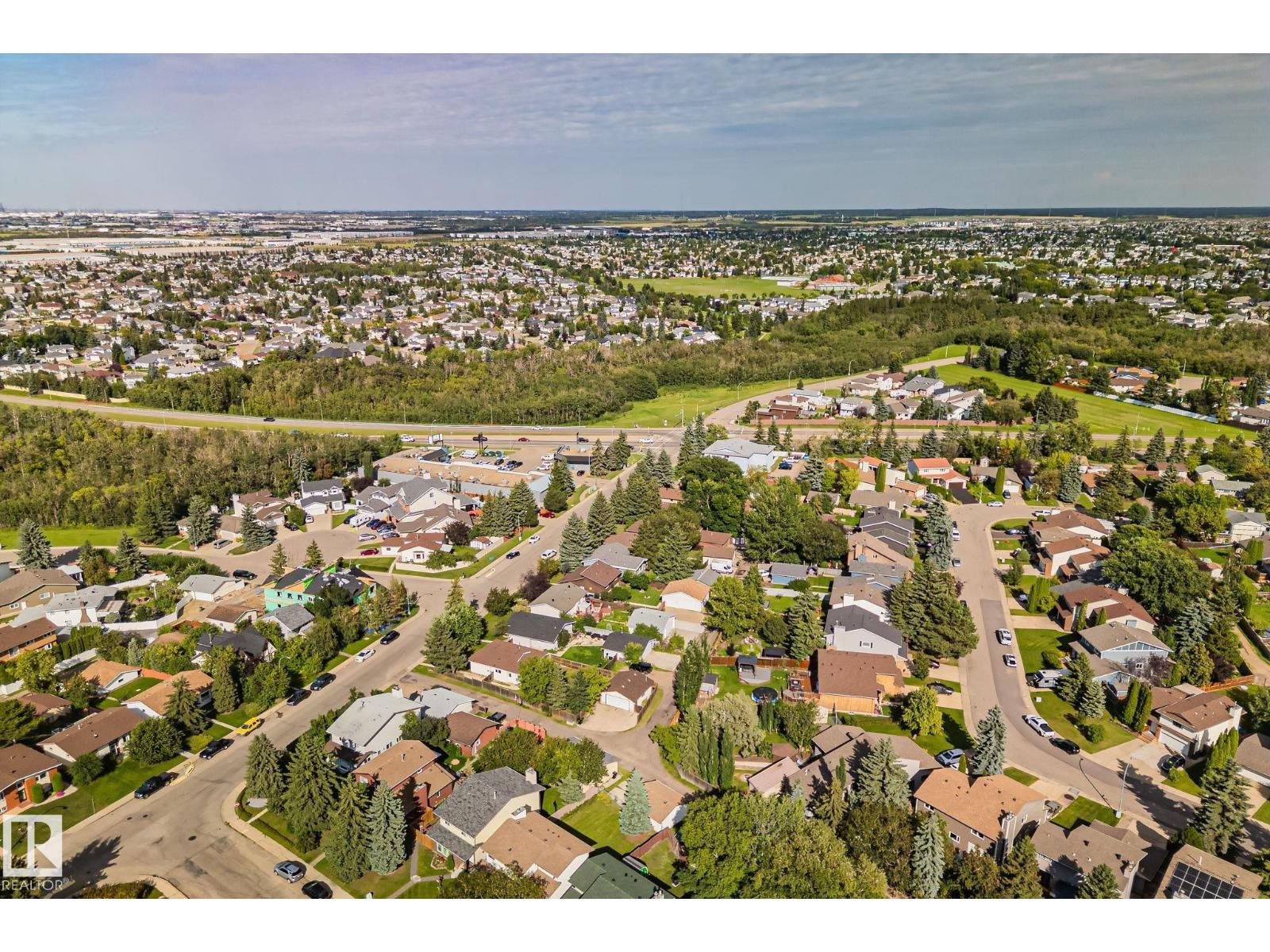 5111 40 Av Nw Property Photo 47