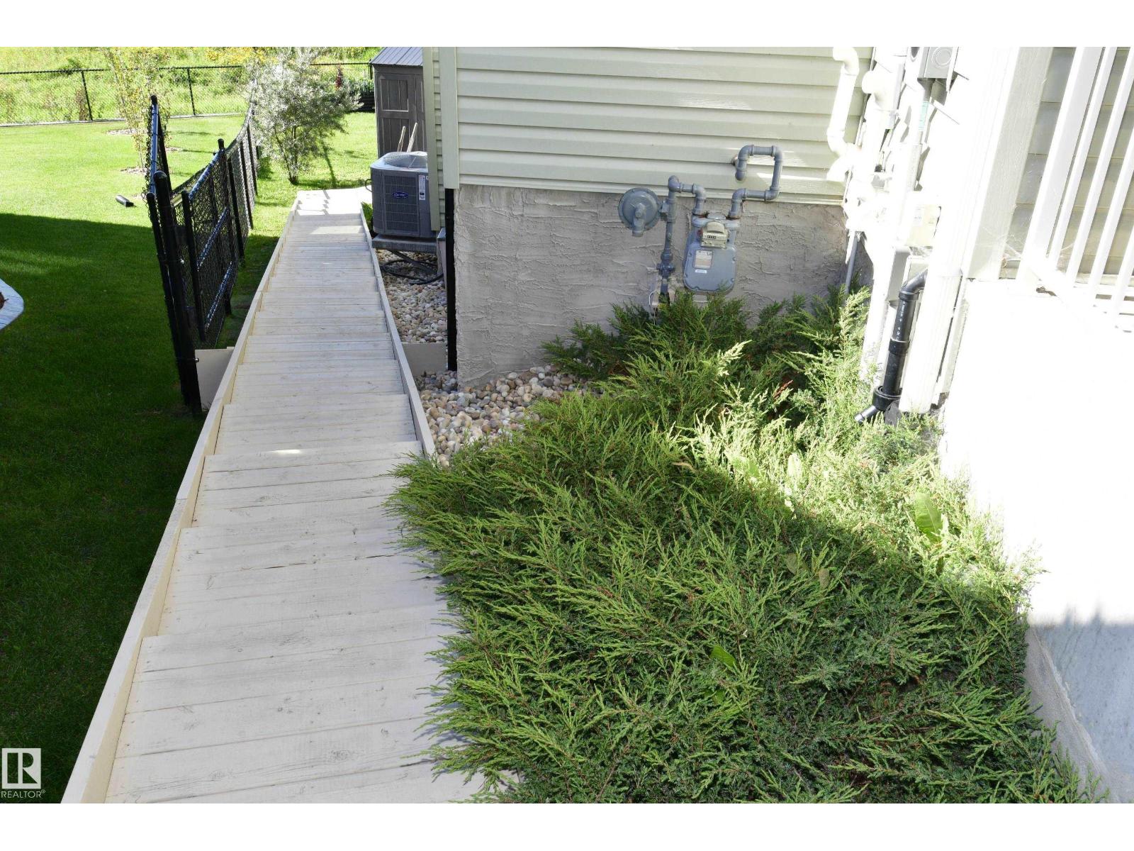 142 Aston Bn Property Photo 25