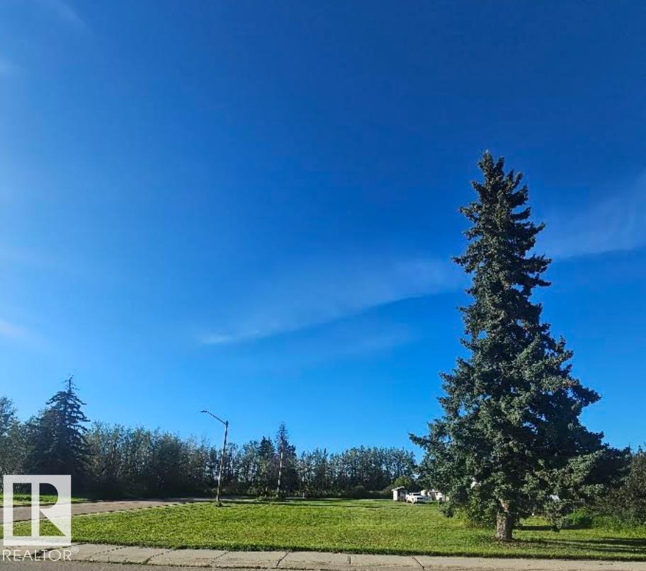 4832 52 Av Property Photo 1