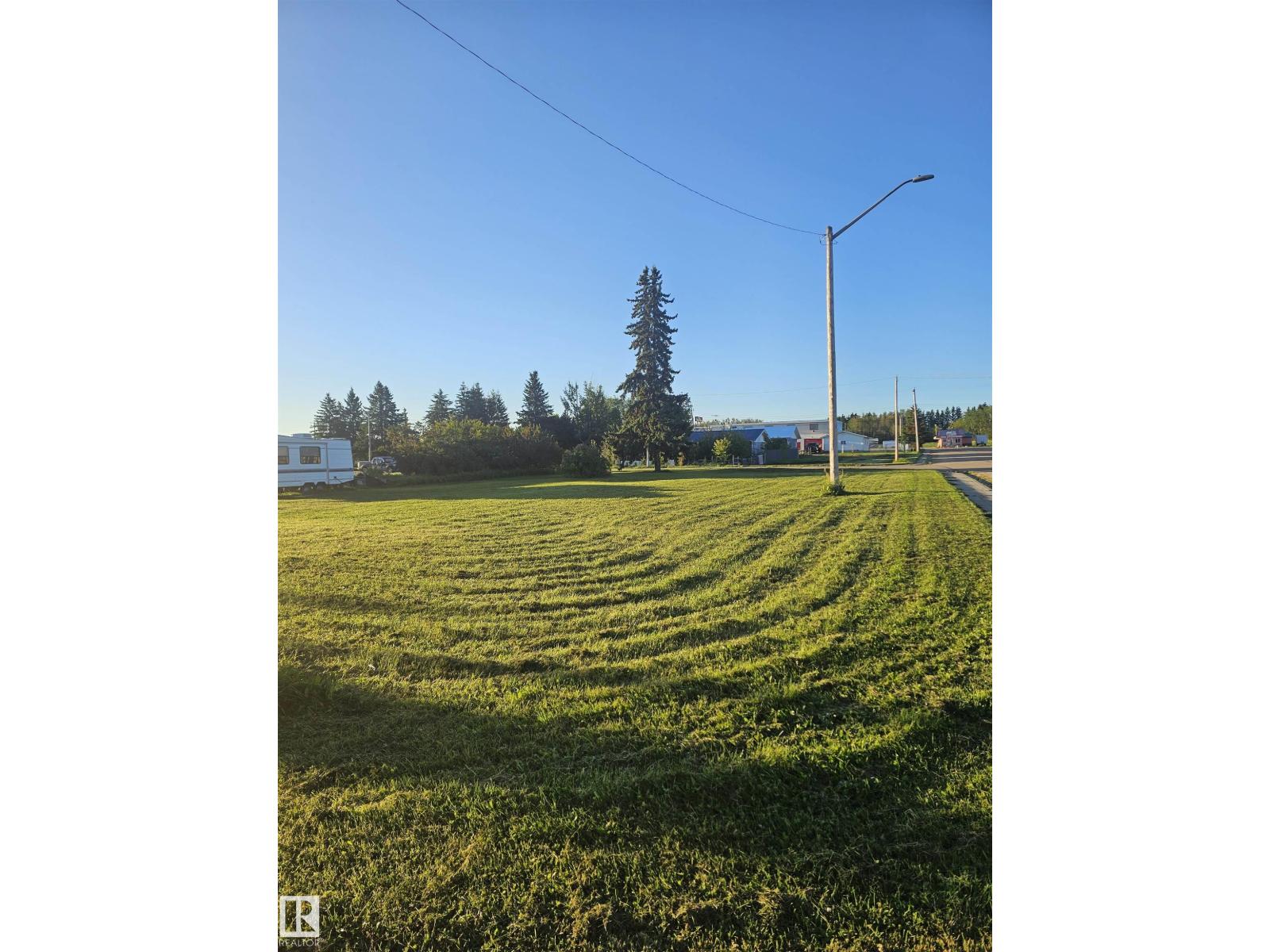 4832 52 Av Property Photo 2