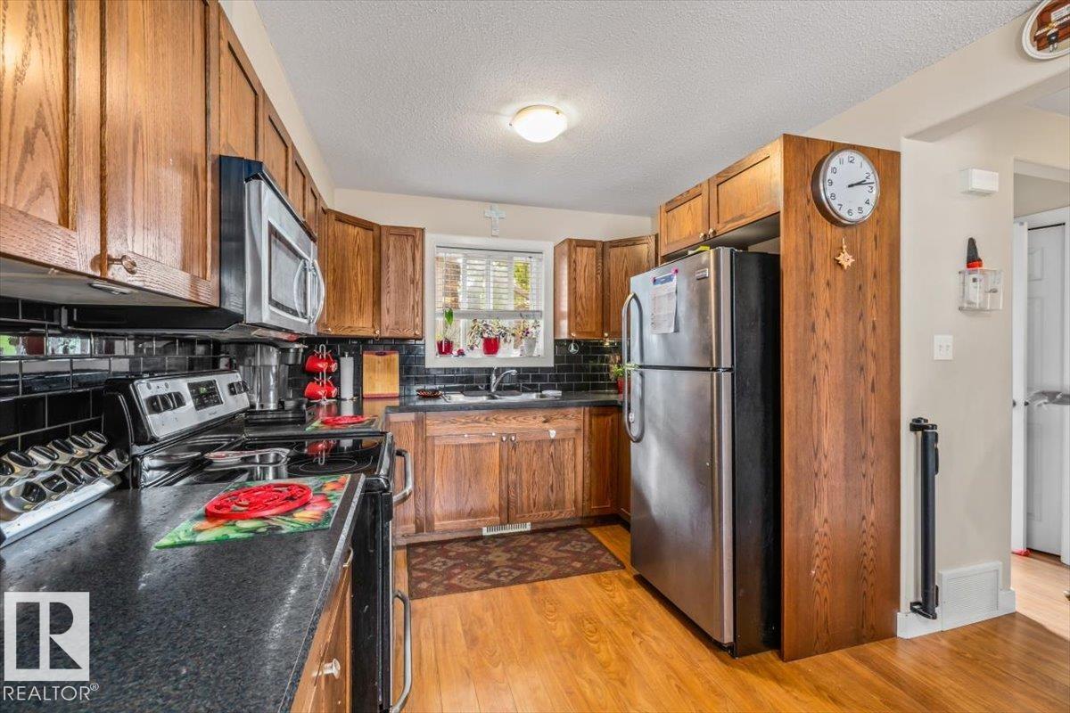 11436 88 St Nw Property Photo 3
