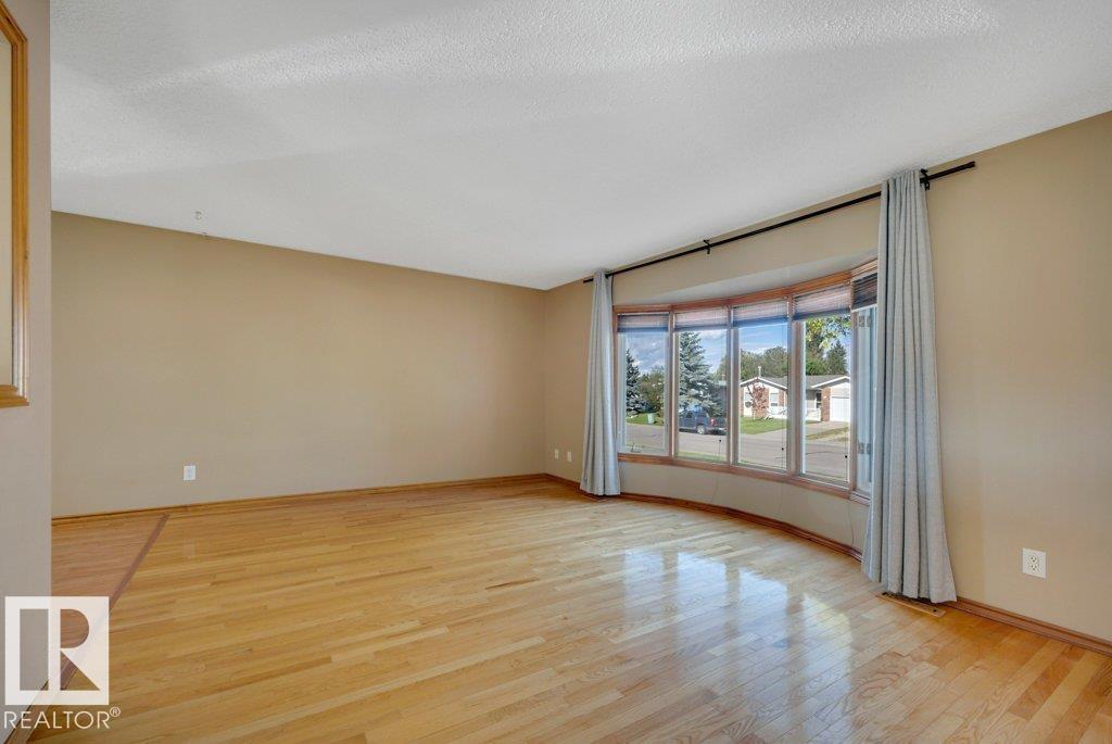 3506 44 St Property Photo 10