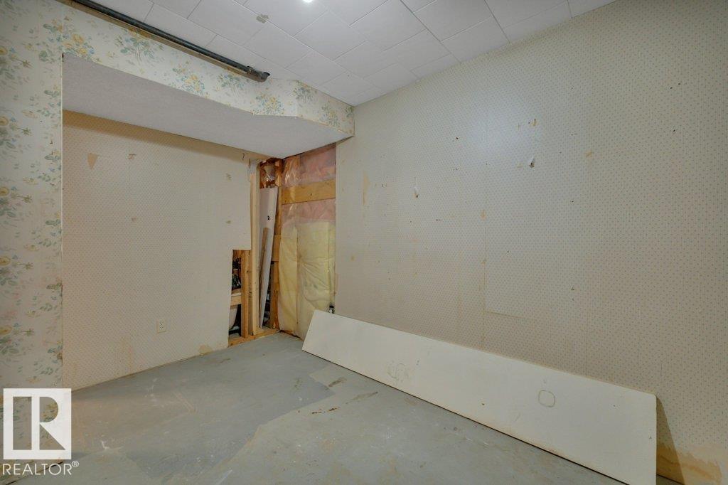 3506 44 St Property Photo 49