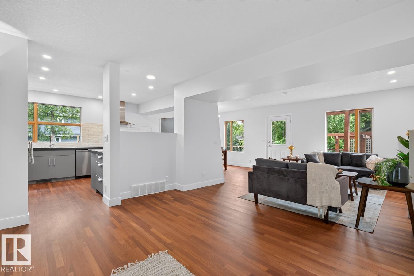 8860 93 St Nw Property Photo 9