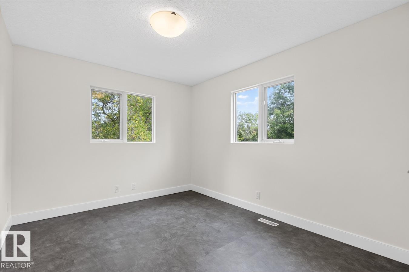 8860 93 St Nw Property Photo 37