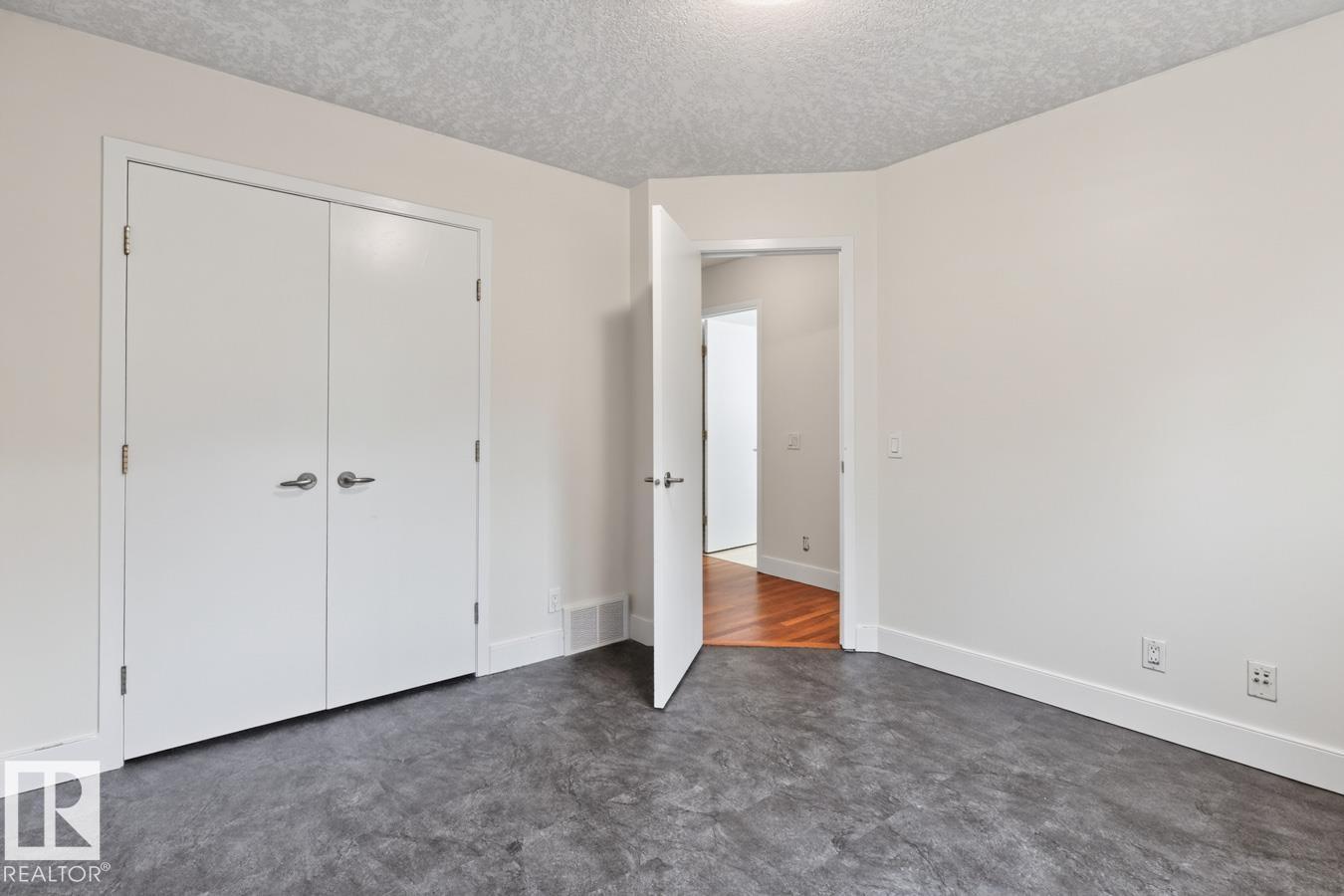 8860 93 St Nw Property Photo 40