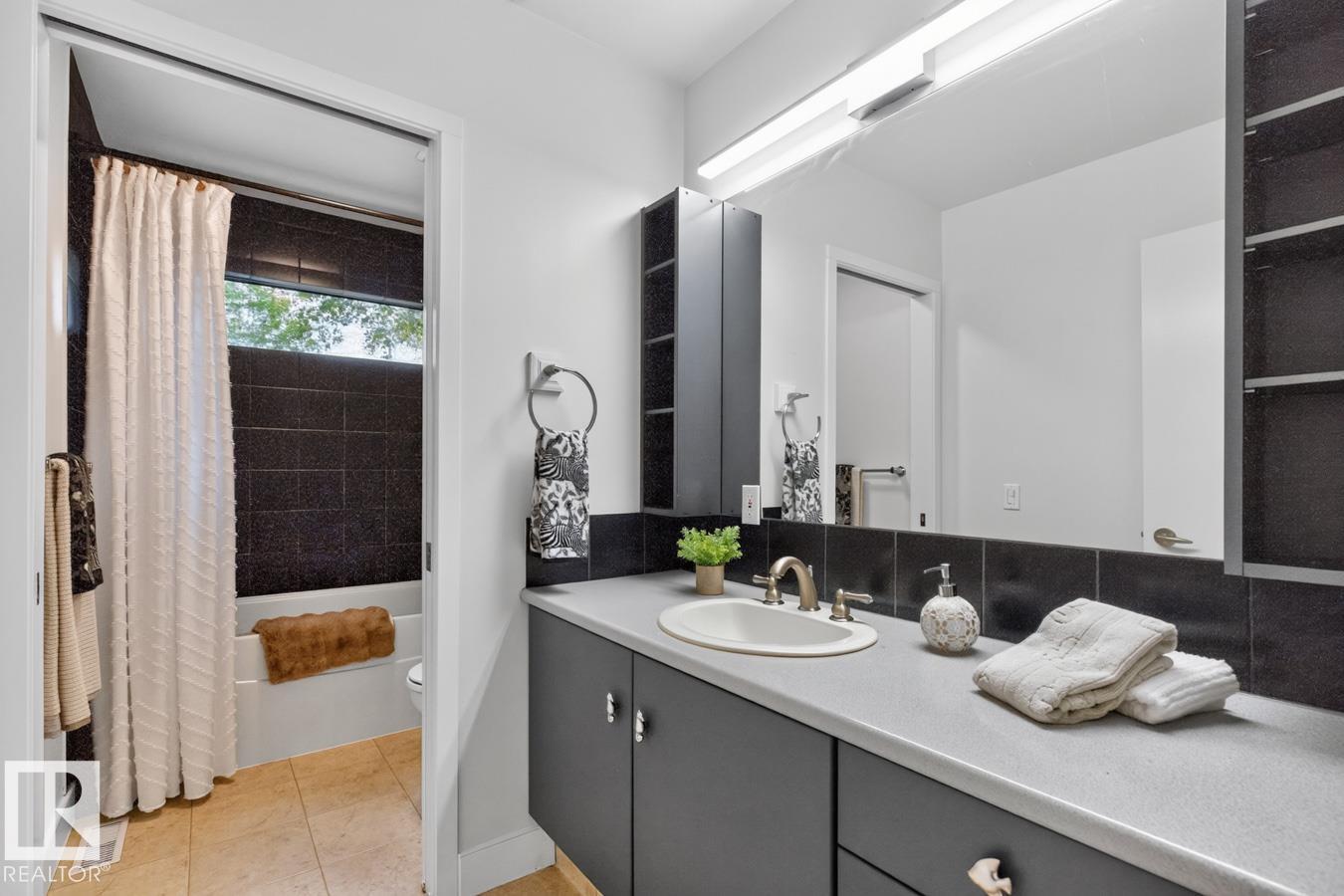 8860 93 St Nw Property Photo 41