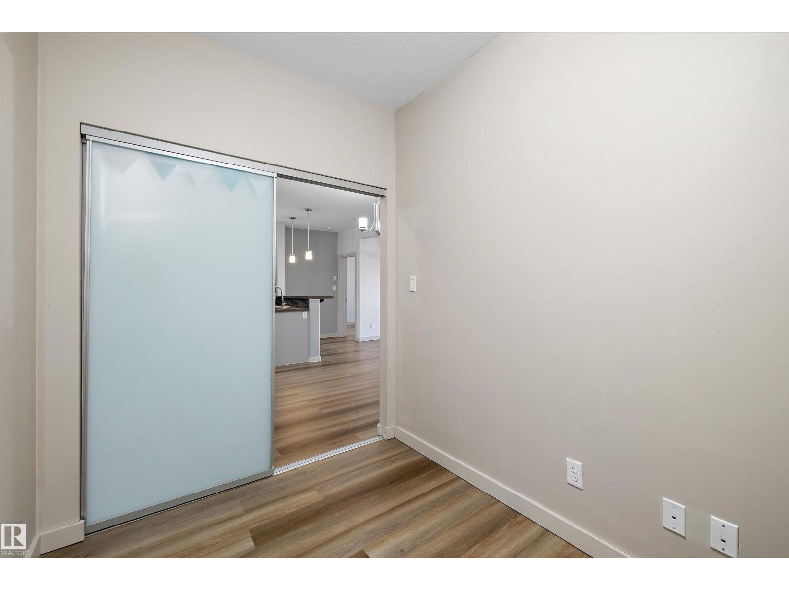 #207 304 Ambleside Li Sw Sw Property Photo 9
