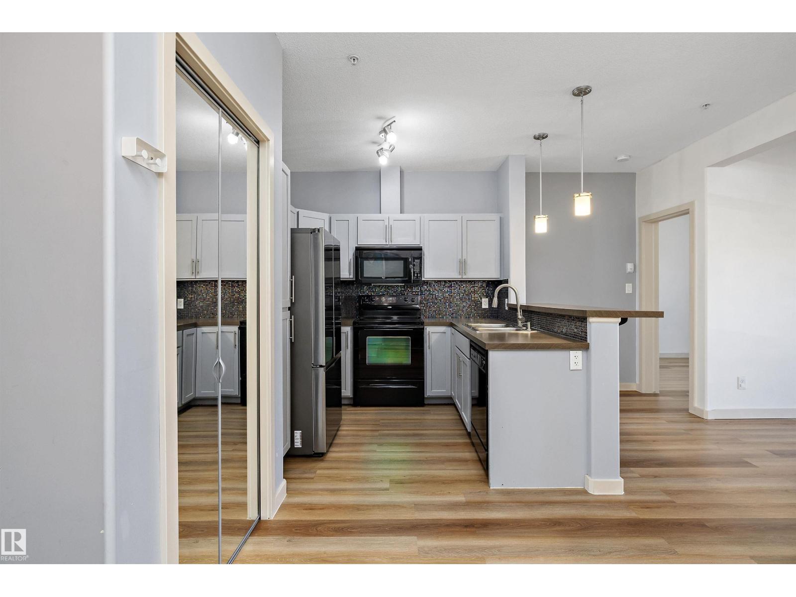 #207 304 Ambleside Li Sw Sw Property Photo 11