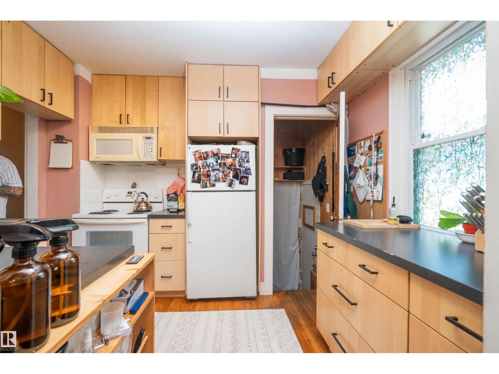 11506 94 St Nw Property Photo 8