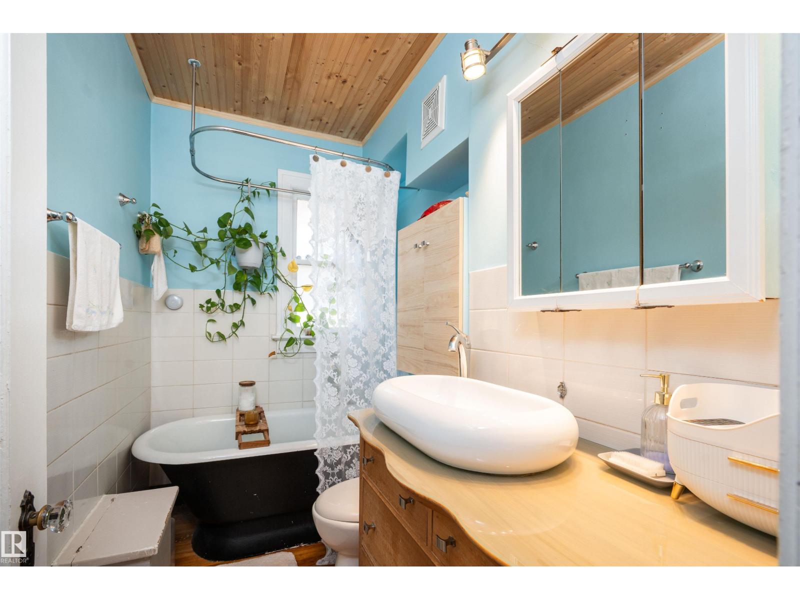 11506 94 St Nw Property Photo 15