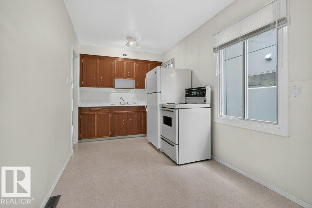 9026 92 St Nw Property Photo 8
