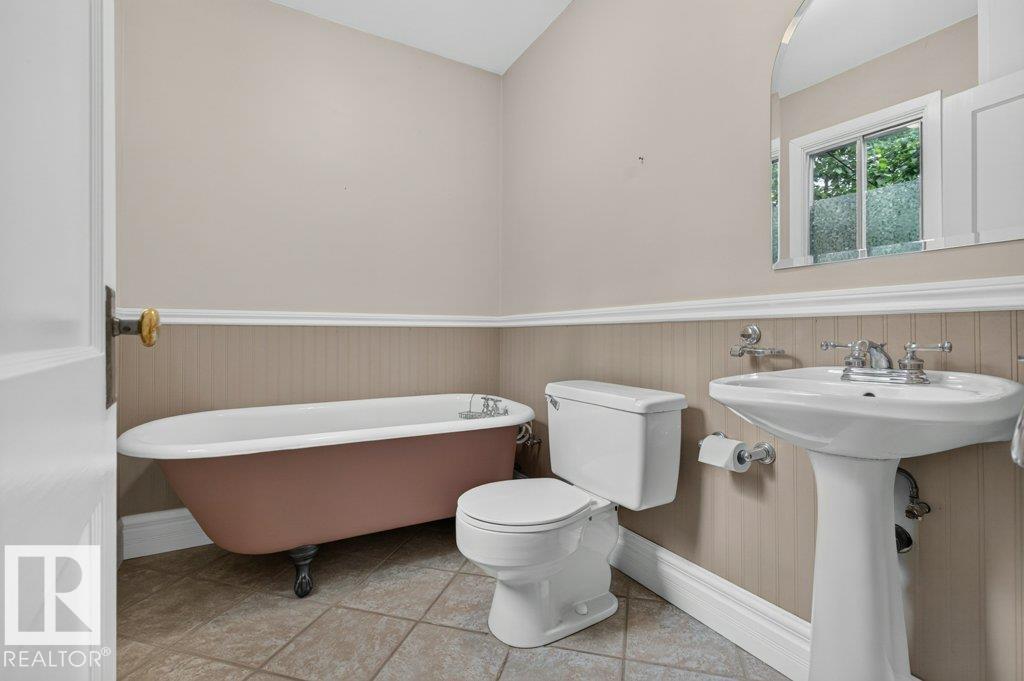 9026 92 St Nw Property Photo 14
