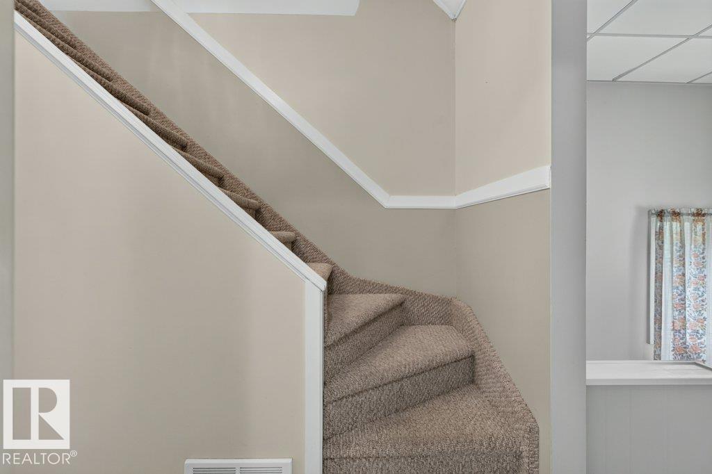 9026 92 St Nw Property Photo 21