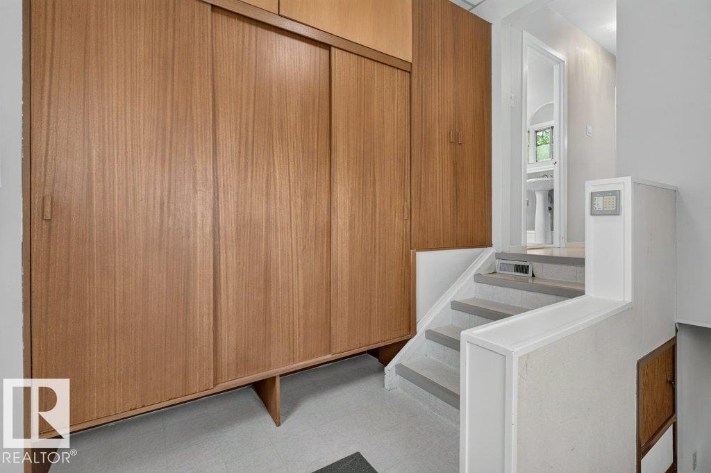 9026 92 St Nw Property Photo 22